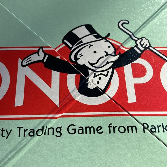 New Vintage Monopoly Family Fun Board Game 2-6 Player Game - Picture 8 of 12